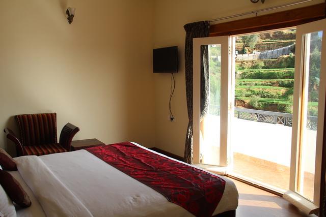 Golden Springs Motel Ooty Exterior photo